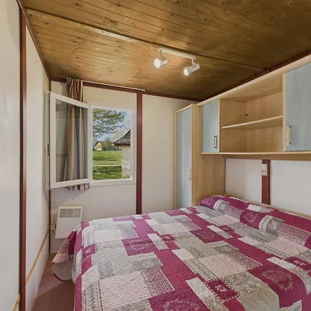 La Brousse Pour 5 Personne Avec Piscine シャレー Salignac Eyvigues